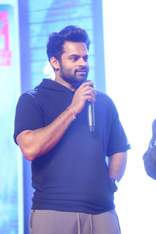 Agent-Sai-Srinivasa-Athreya-Movie-Pre-Release-event_52