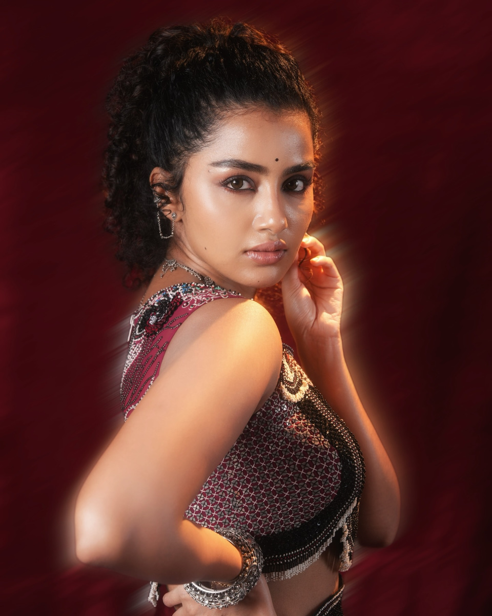Anupama-Parameswaran-Hot-Photoshoot-Pics-01