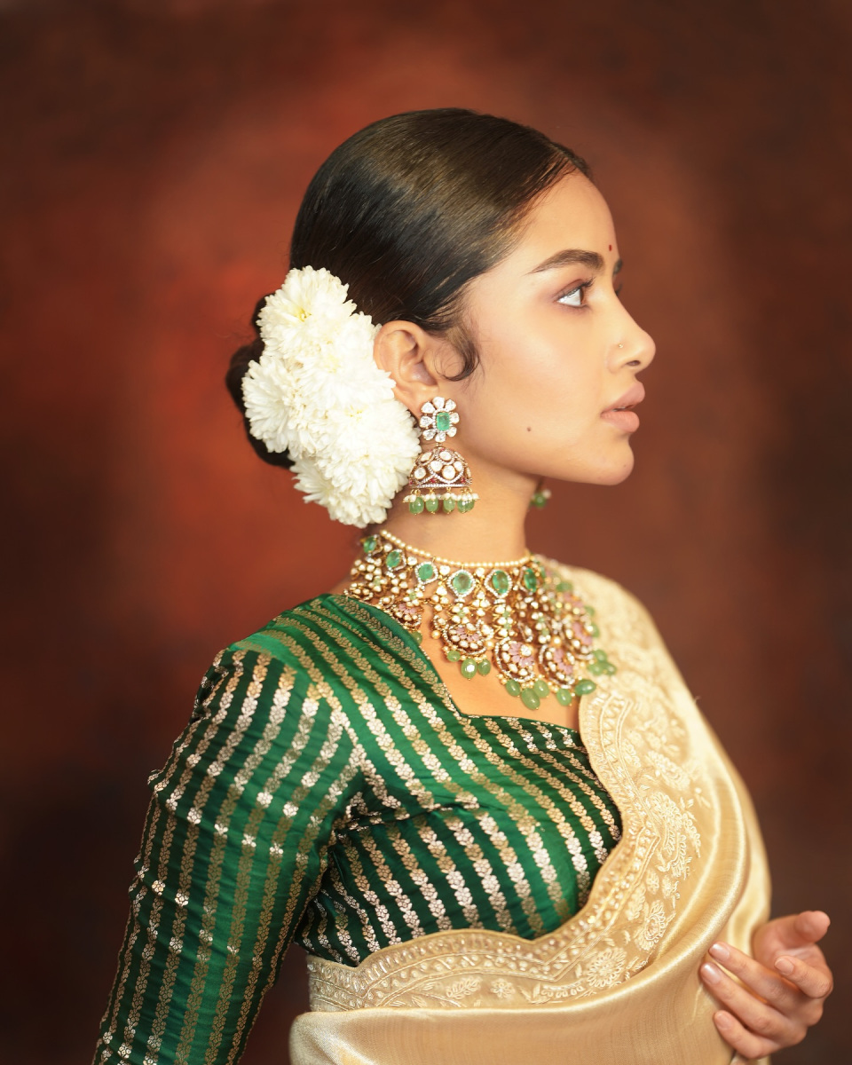 Anupama-Parameswaran-Hot-Saree-Pics-06