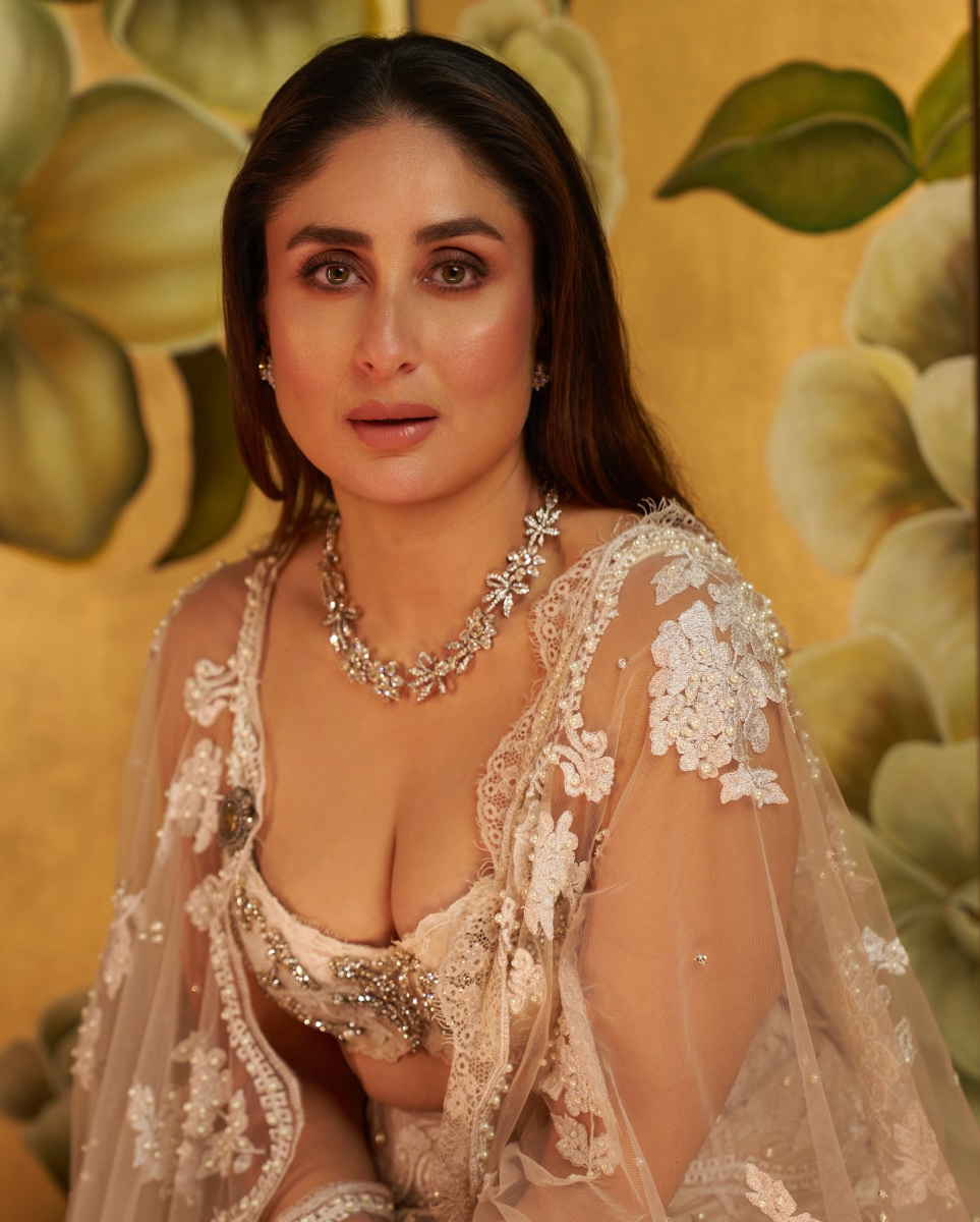 Kareena Kapoor Latest Hot Image Gallery 