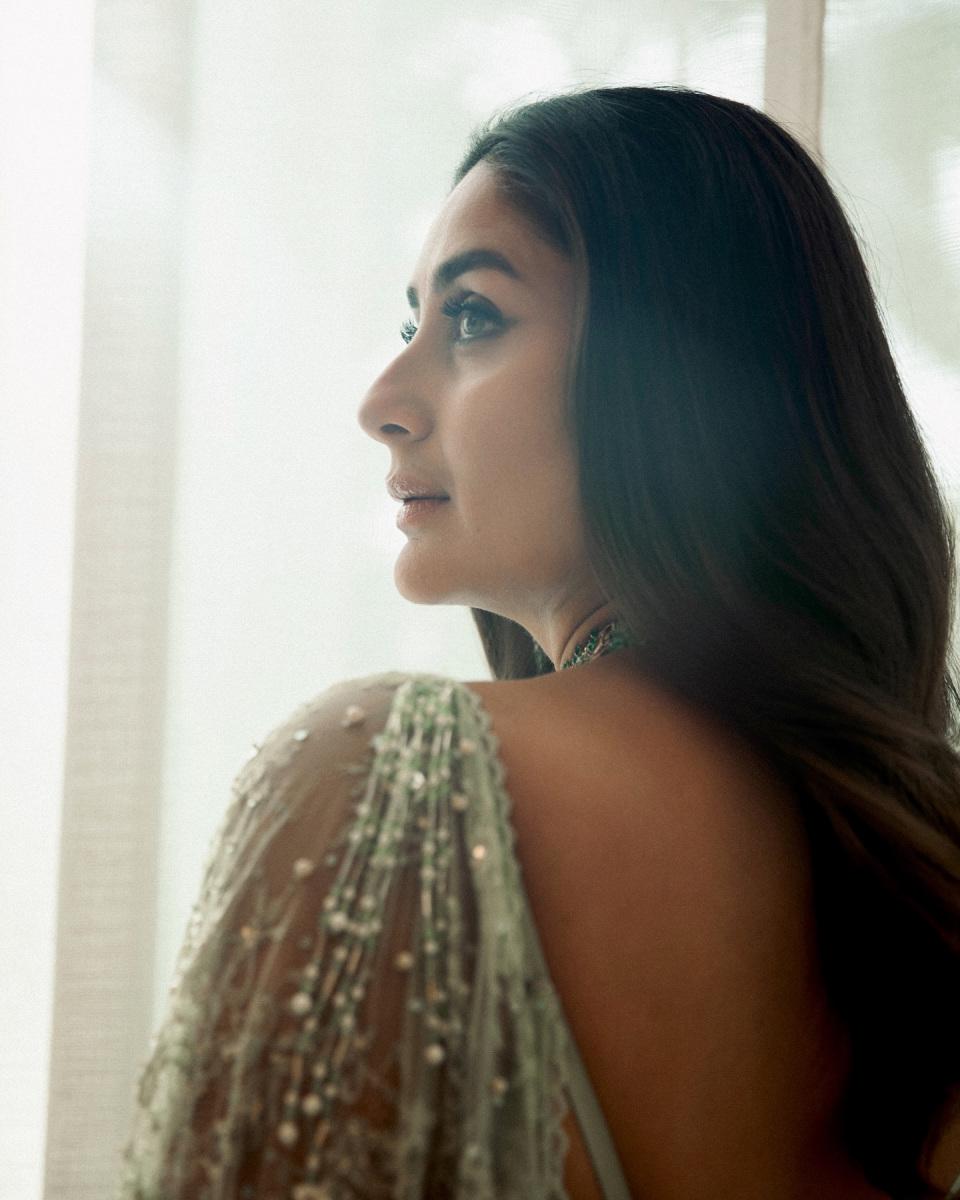 Kareena Kapoor Latest Hot Image in Saree
