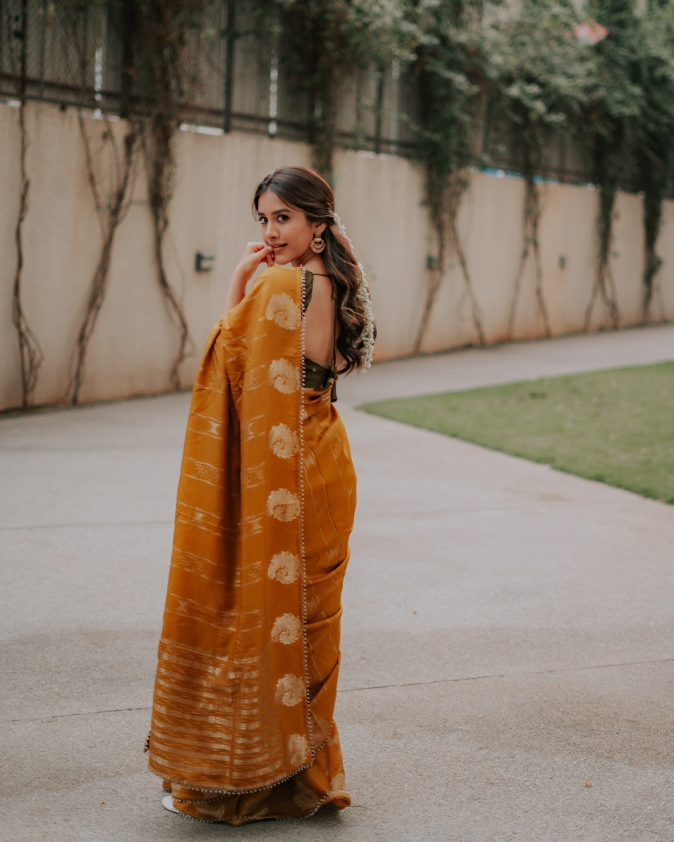 Nabha-Natesh-Latest-Hot-Saree-Pics-11