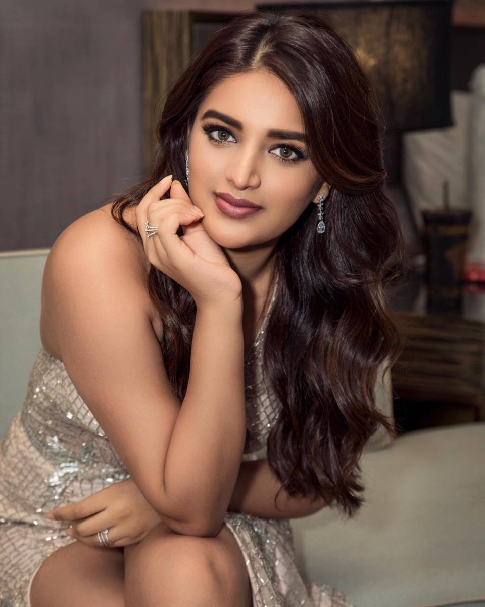 Nidhhi-Agerwal-Latest-Hot-Photoshoot-Pics-3