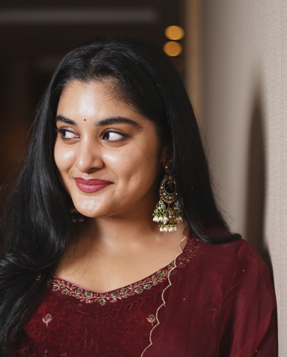 Nivetha-Thomas-Latest-Pics-in-Red-Outfit-4