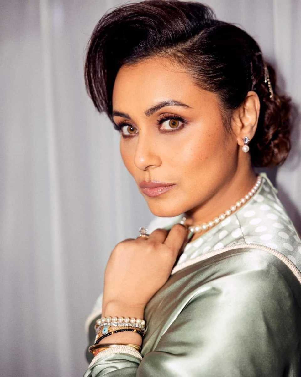 Rani-Mukerji-Latest-Hot-Stills-in-Saree-3