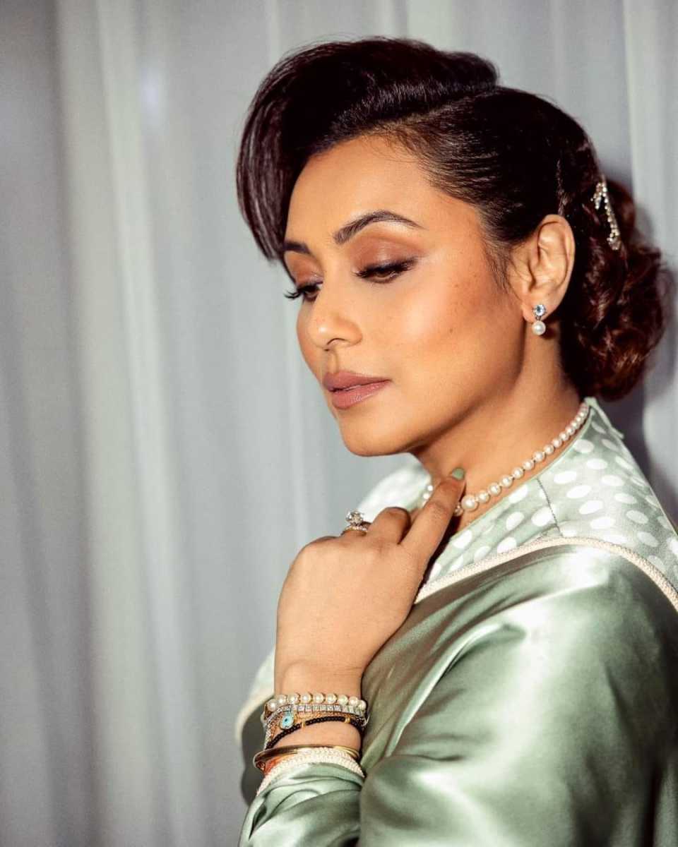 Rani-Mukerji-Latest-Hot-Stills-in-Saree-4
