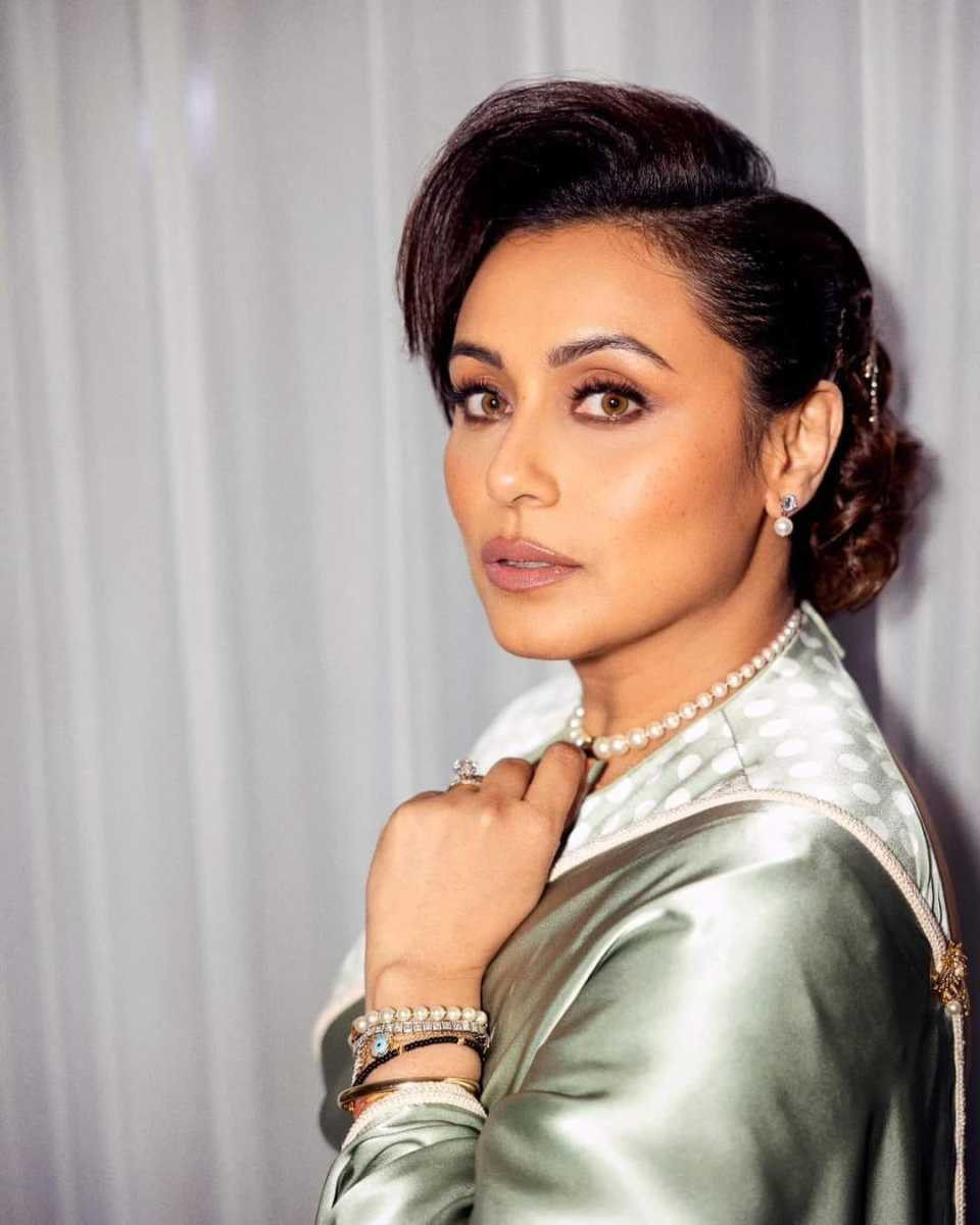 Rani-Mukerji-Latest-Hot-Stills-in-Saree-6