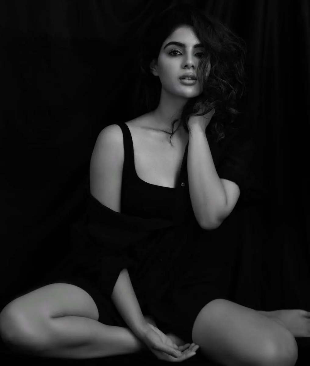 Samyuktha-Menon-Latest-Hot-Photoshoot-Pics-2