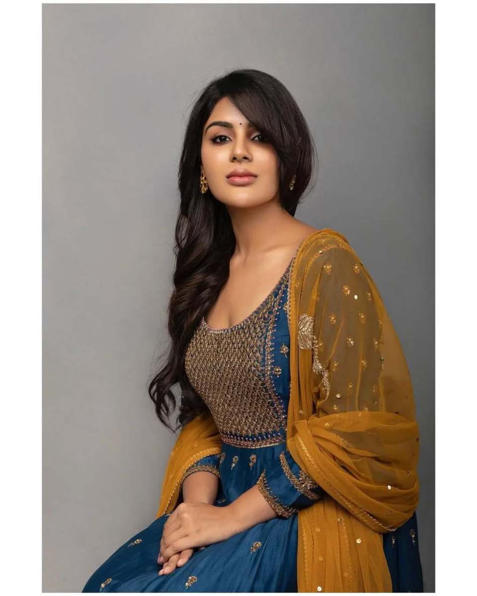 Samyuktha-Menon-Latest-Pics-in-Traditional-Wear-2