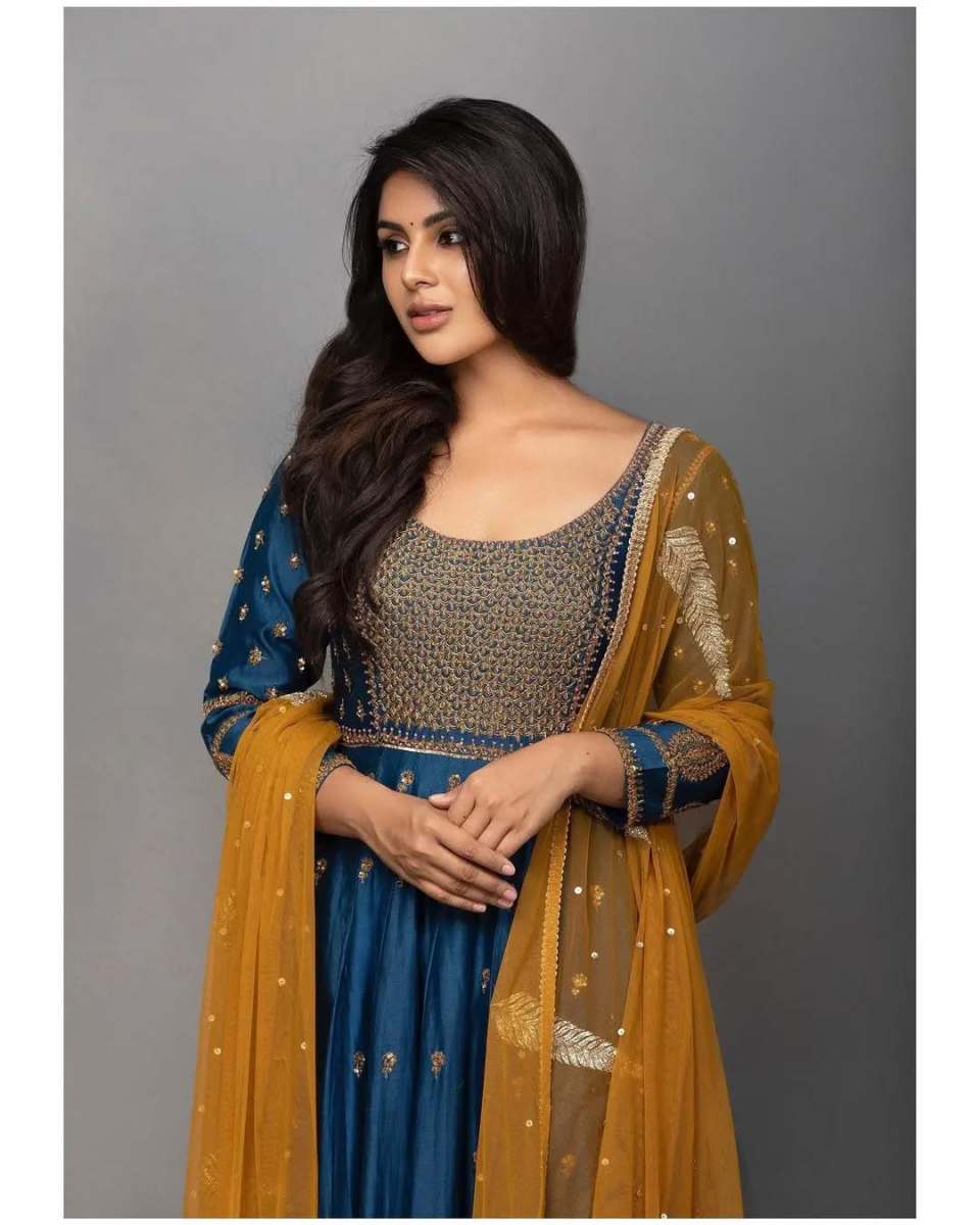 Samyuktha-Menon-Latest-Pics-in-Traditional-Wear-3