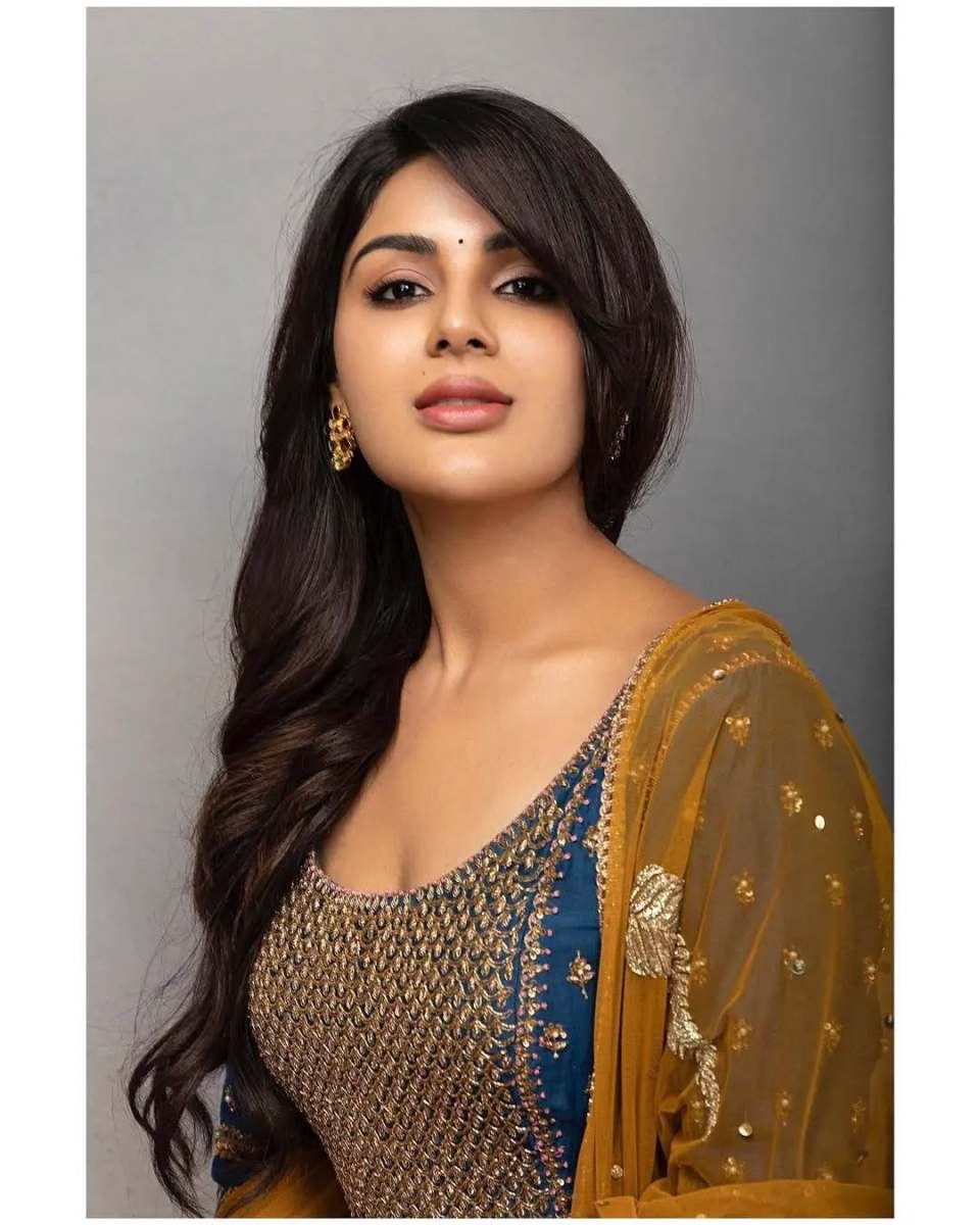 Samyuktha-Menon-Latest-Pics-in-Traditional-Wear-4