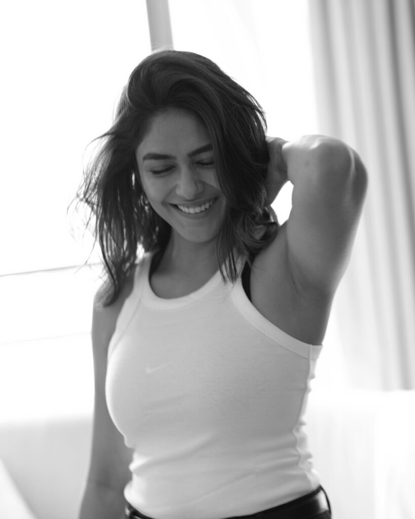 Mrunal Thakur new pics