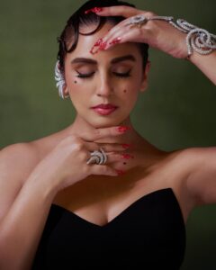Huma Qureshi Hot Pics