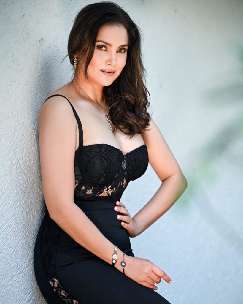 Lara Dutta Hot Photos