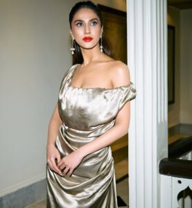Vaani kapoor Pics