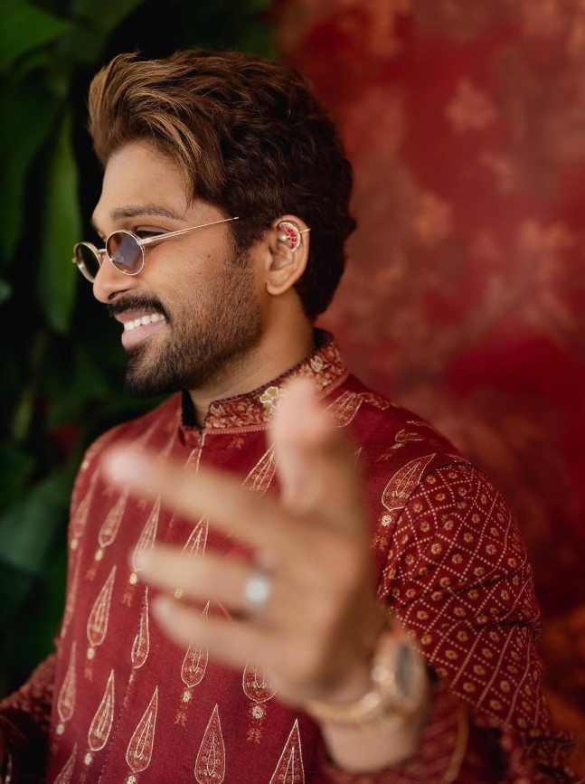 Allu Arjun’s Regal Ethnic Style at Allu Sirish’s Pellikoduku Ceremony